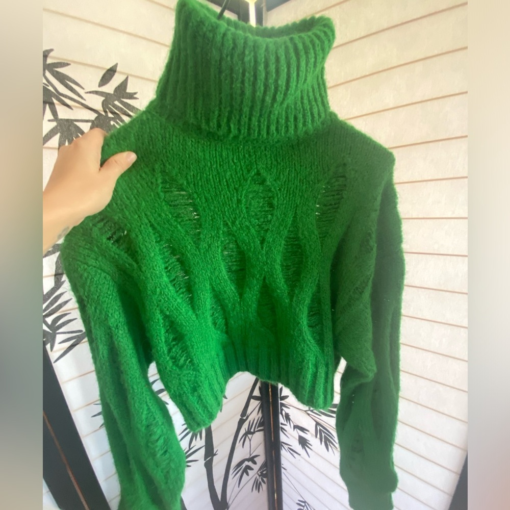 Zara green crop sweater w/ cut out slits. Artistic & gorgeous! - Picture 6 of 7